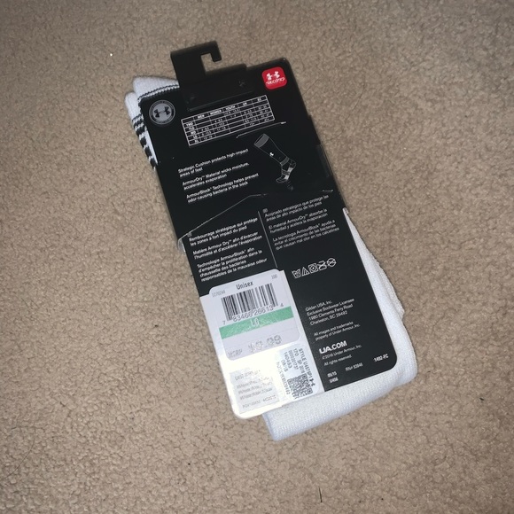 SOLD ON DEPOP ❤️ Under Armour Soccer Socks - Picture 3 of 3